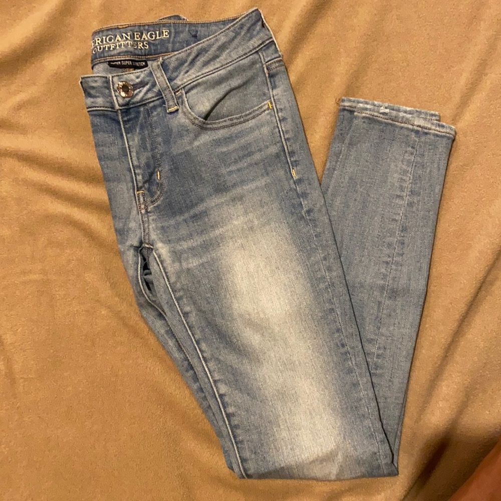 American Eagle Super Super Stretch Jegging. Light wash. Size 4.